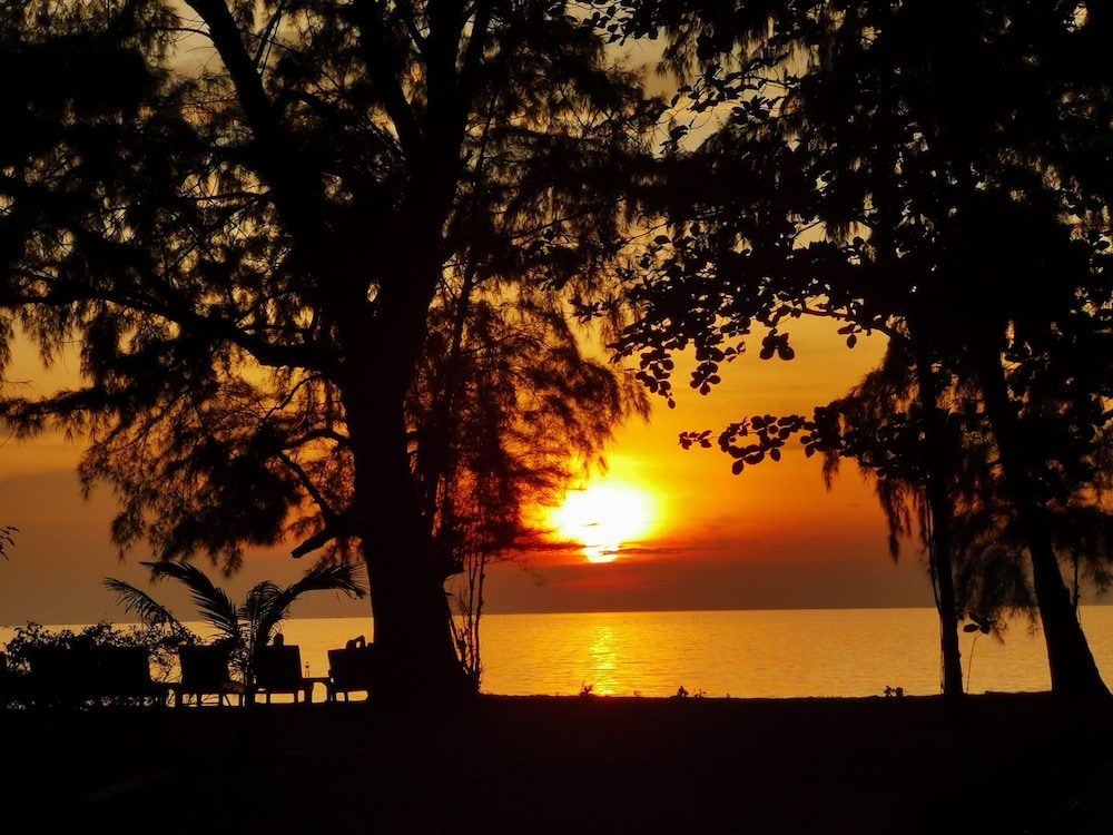 Eco Lanta Hideaway Beach Resort 35/44