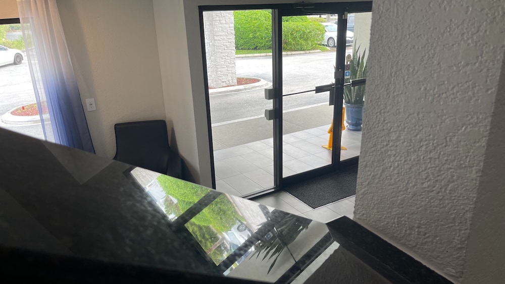 Destiny Palms Hotel Maingate West 28/50