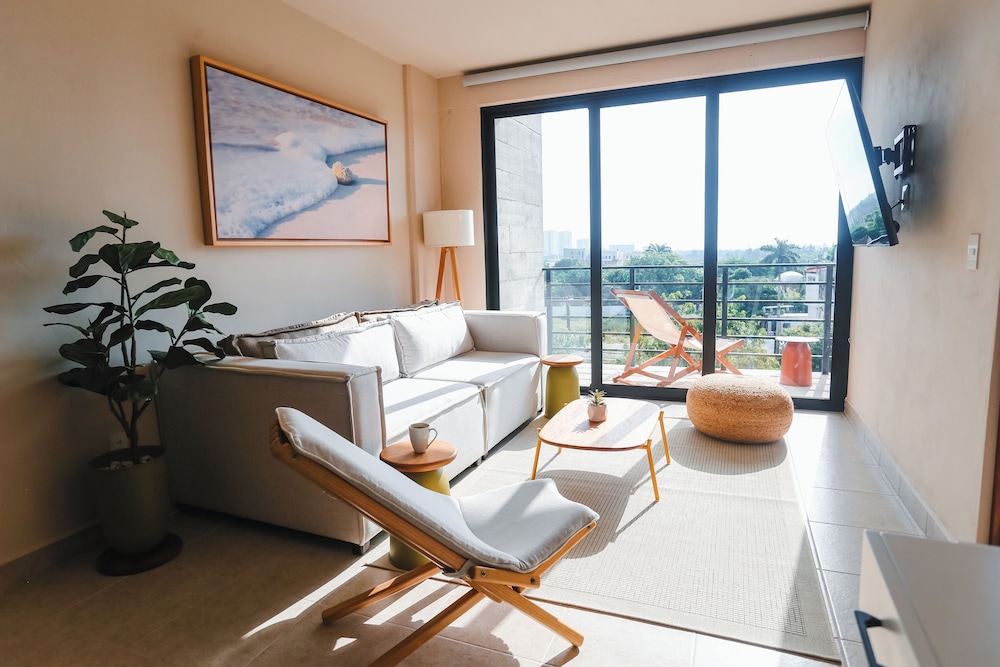 EVERGLADES SUITES 37/50