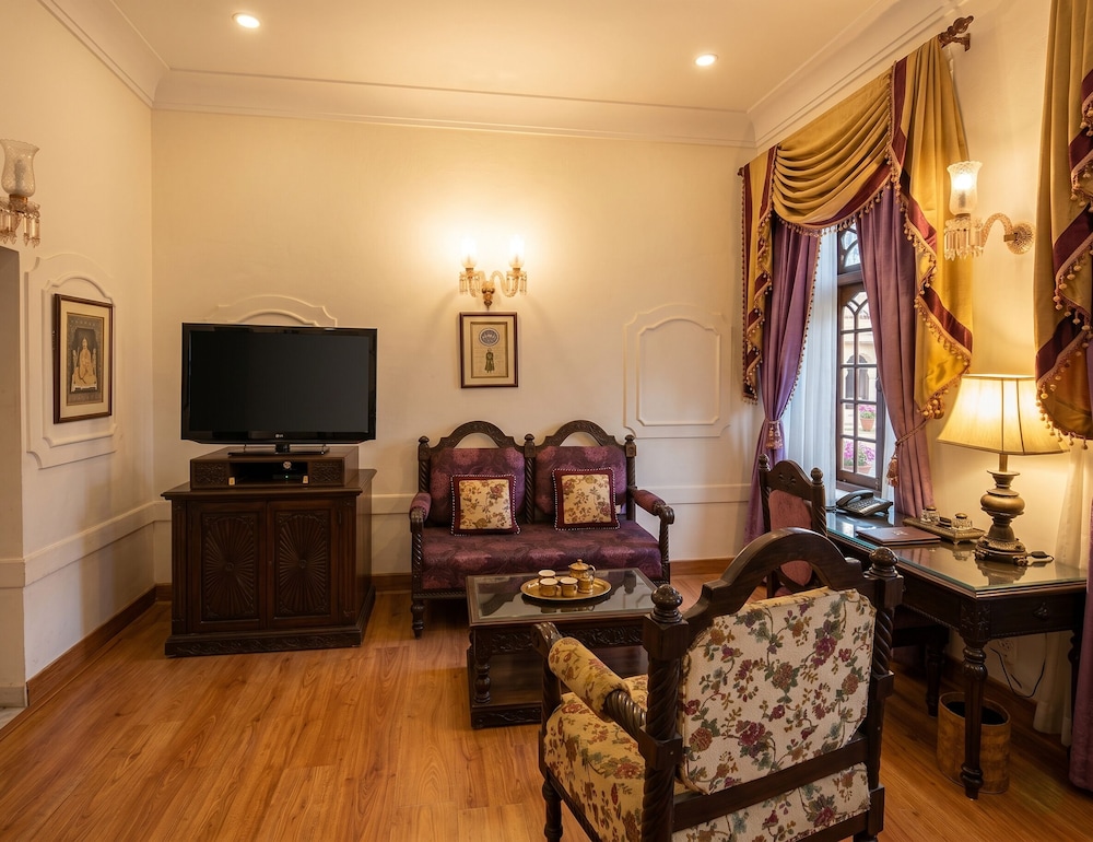 Noor Us Sabah Palace 25/45