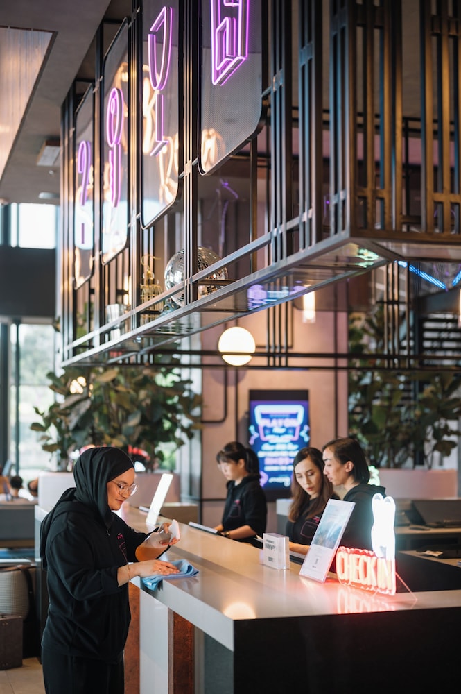 Moxy Putrajaya 30/40