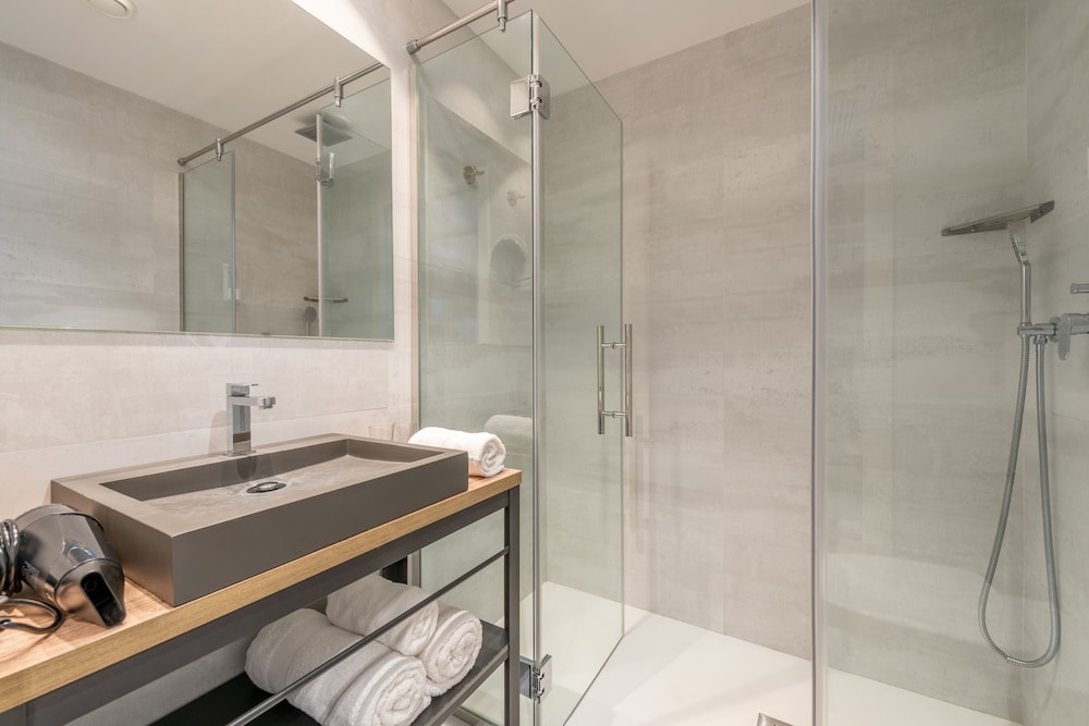 Kyrat Amarac Suites 40/41