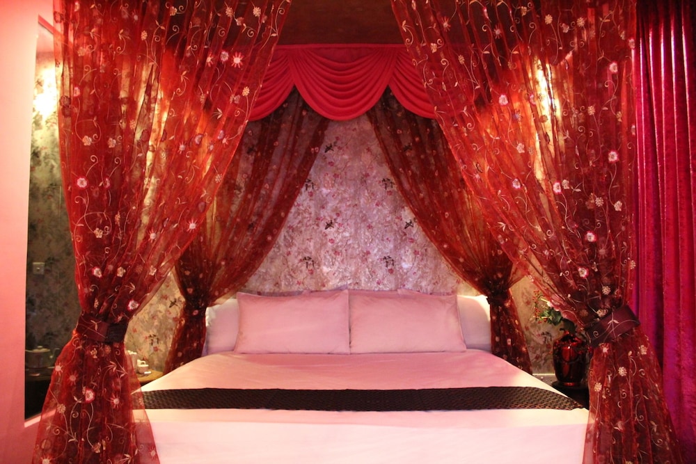 Love Inn Boutique Hotel 16/18