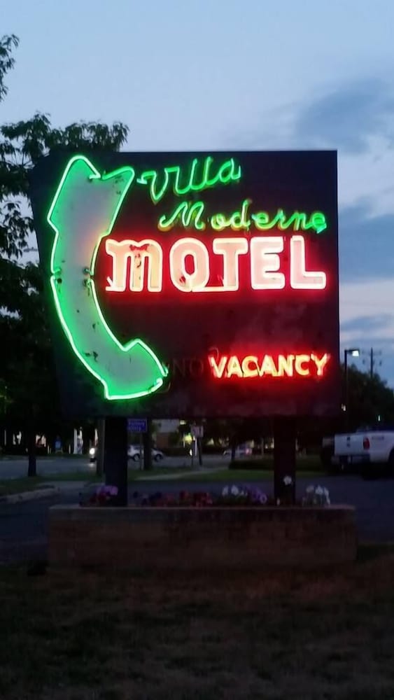 Villa Moderne Motel 3/48