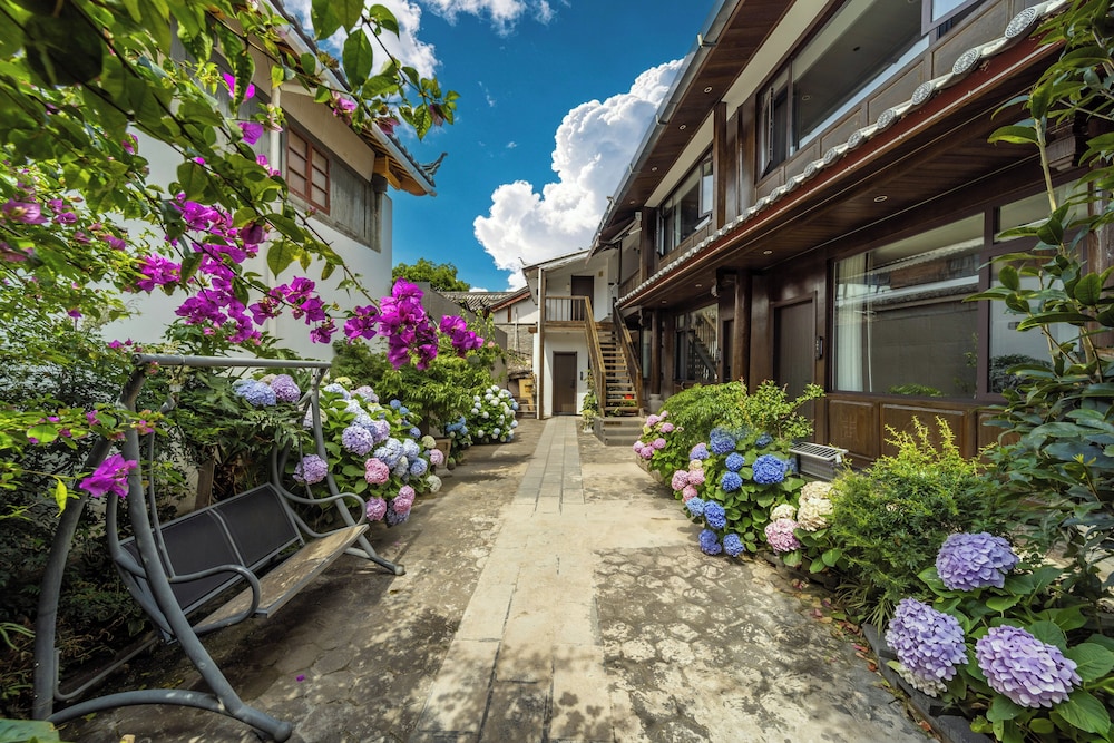 Lijiang Naxi Hereditary Courtyard 35/49