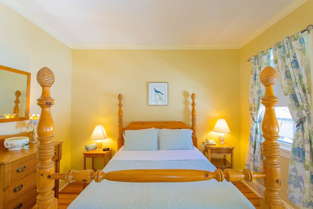 Apple Tree Inn 7/50