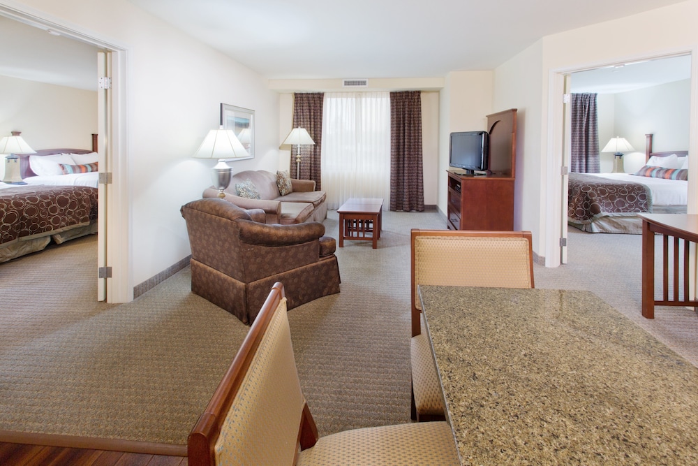 Staybridge Suites Everett - Paine Field 47/80