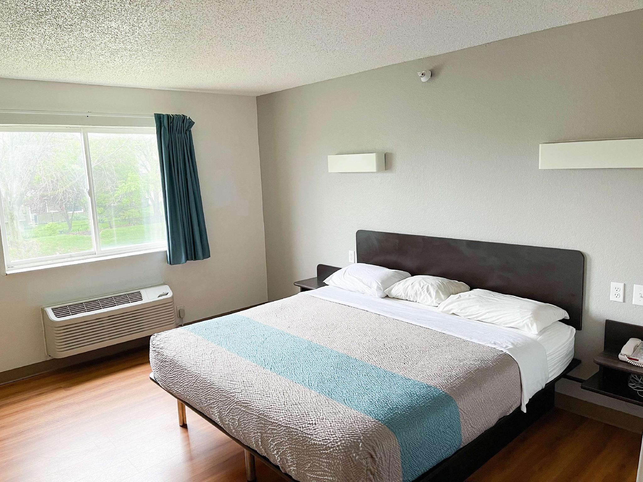Studio6 Indianapolis, IN – Southport 20/30
