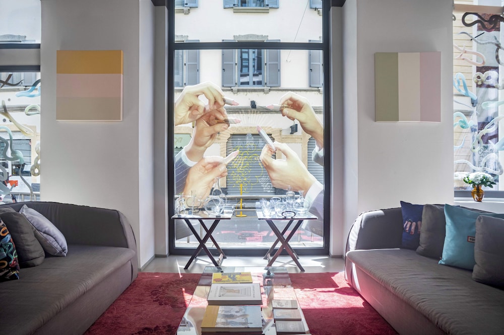 Savona 18 Suites 42/74