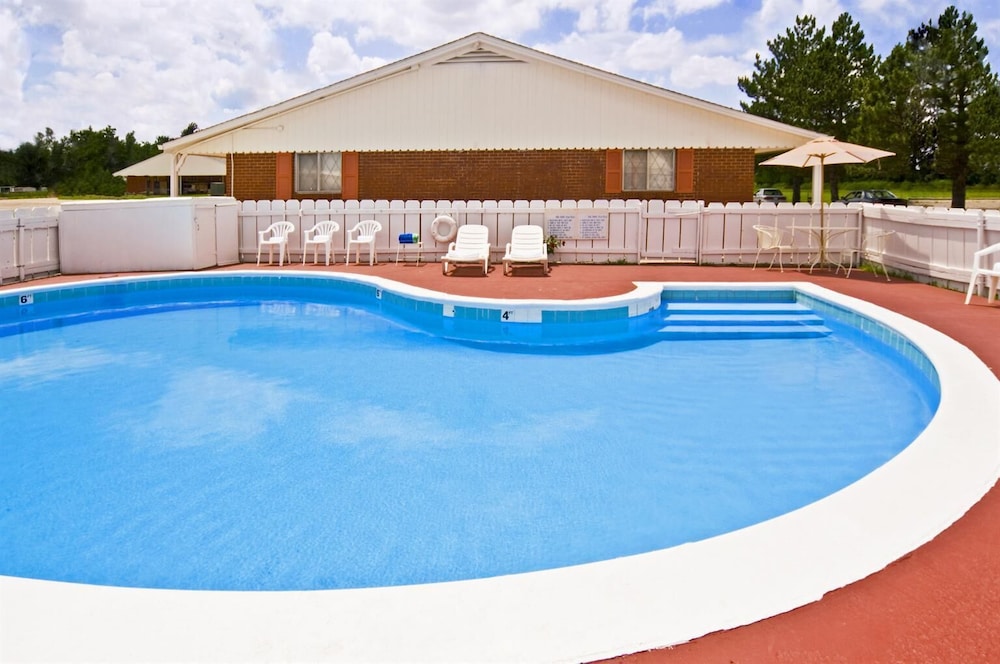 Americas Best Value Inn Arkansas City 4/28