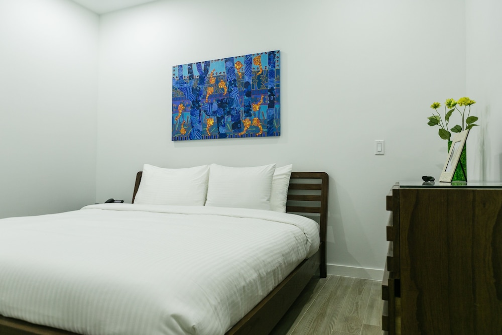 CONDO, STANDARD