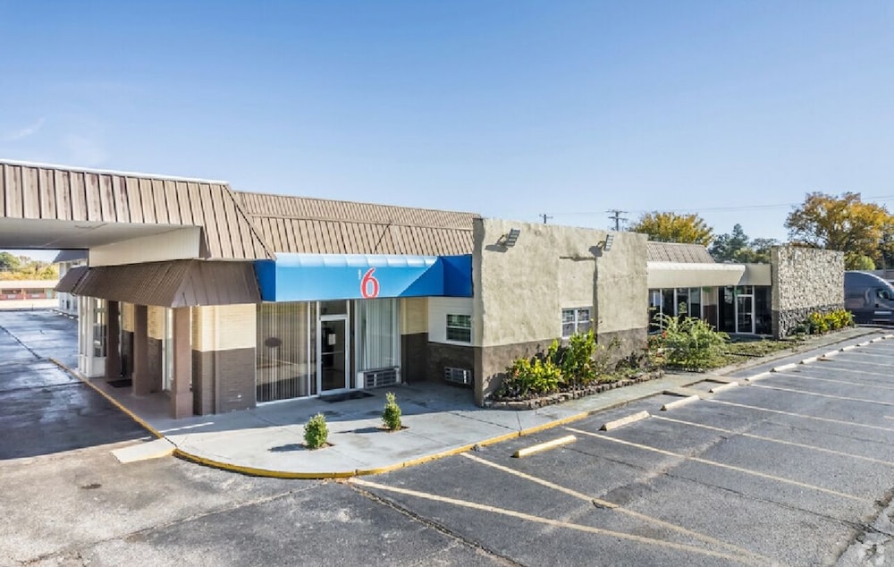 Motel6 Brinkley, AR 49/59