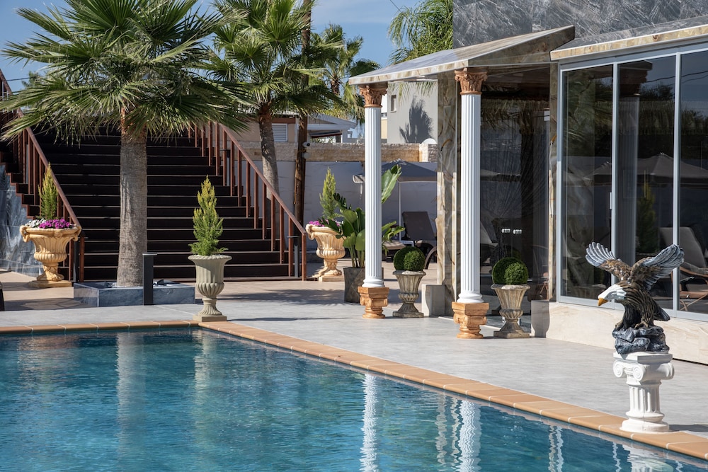 Paradice Hotel Luxury Suites 32/50