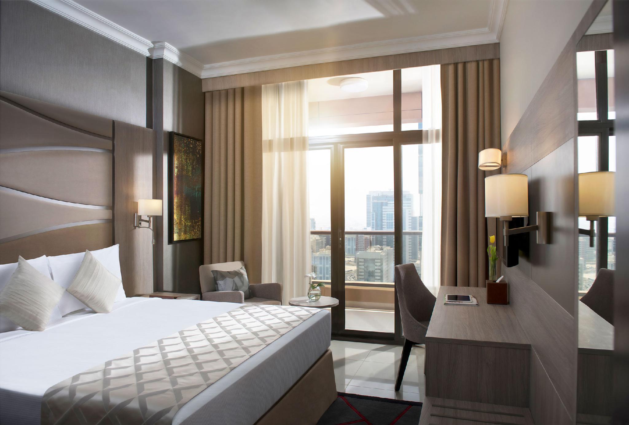 DELUXE SUITE