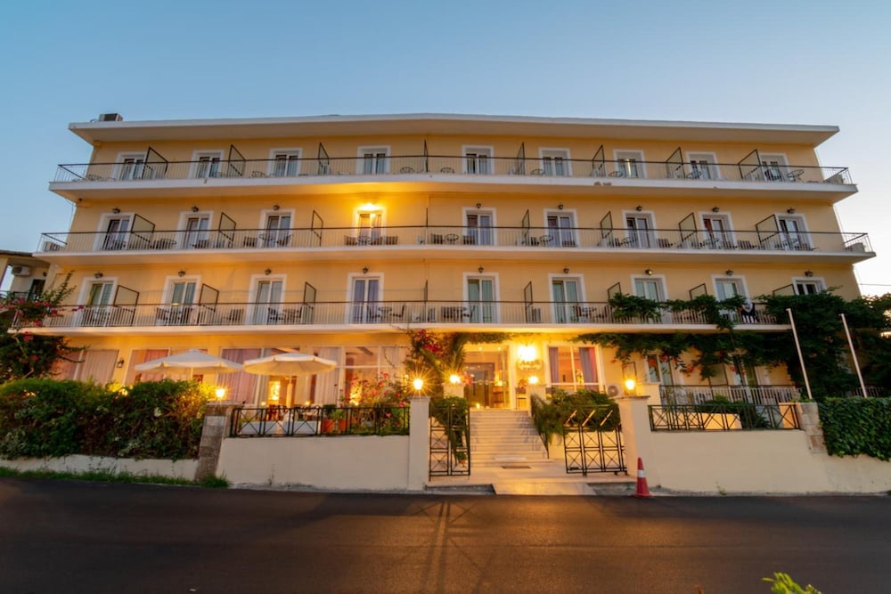Aegli Hotel 2/64