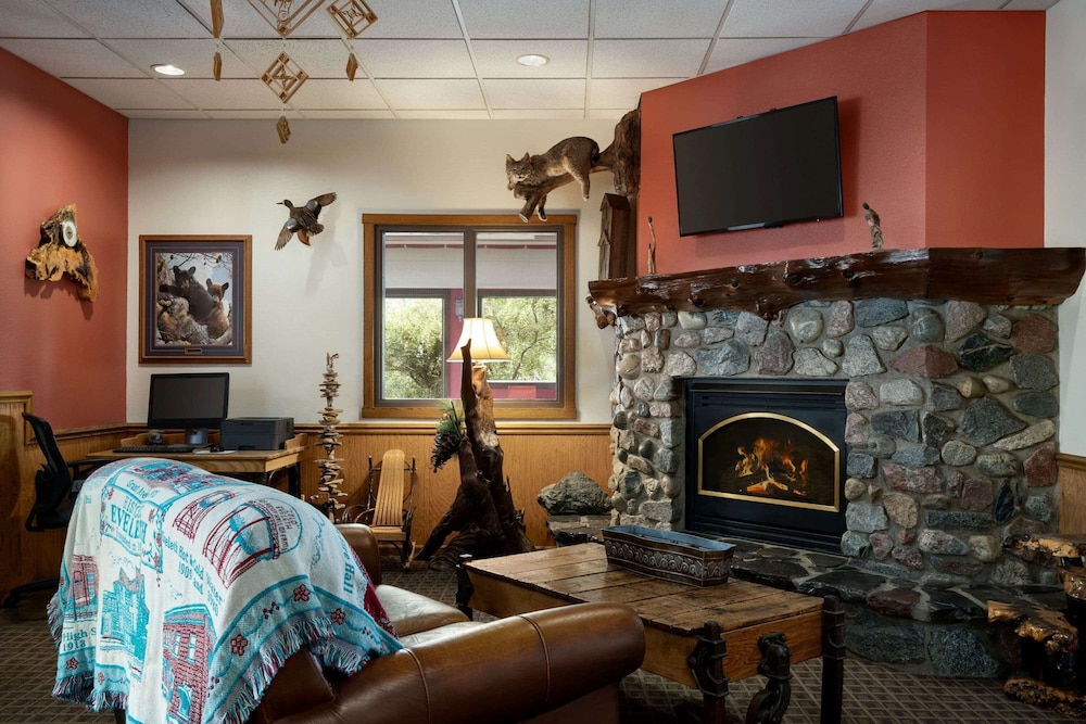 Super 8 By Wyndham Eveleth 39/49