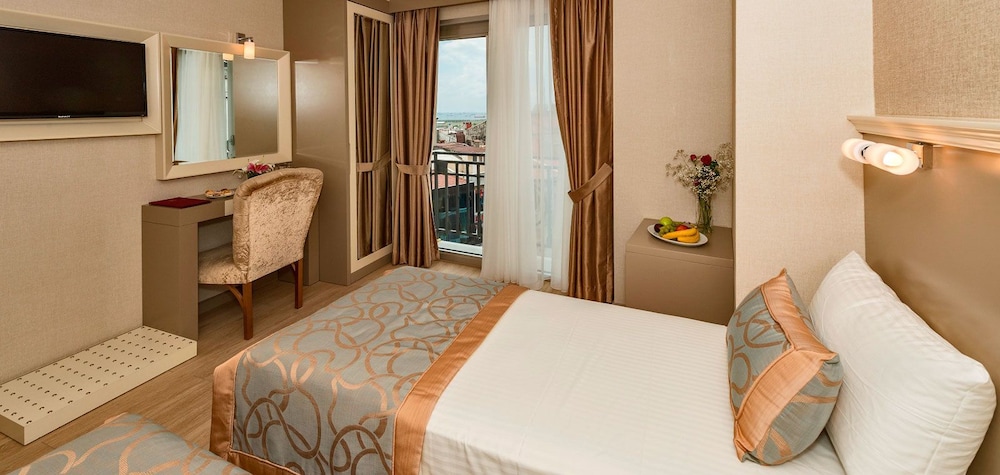 Marcello Hotel 36/65