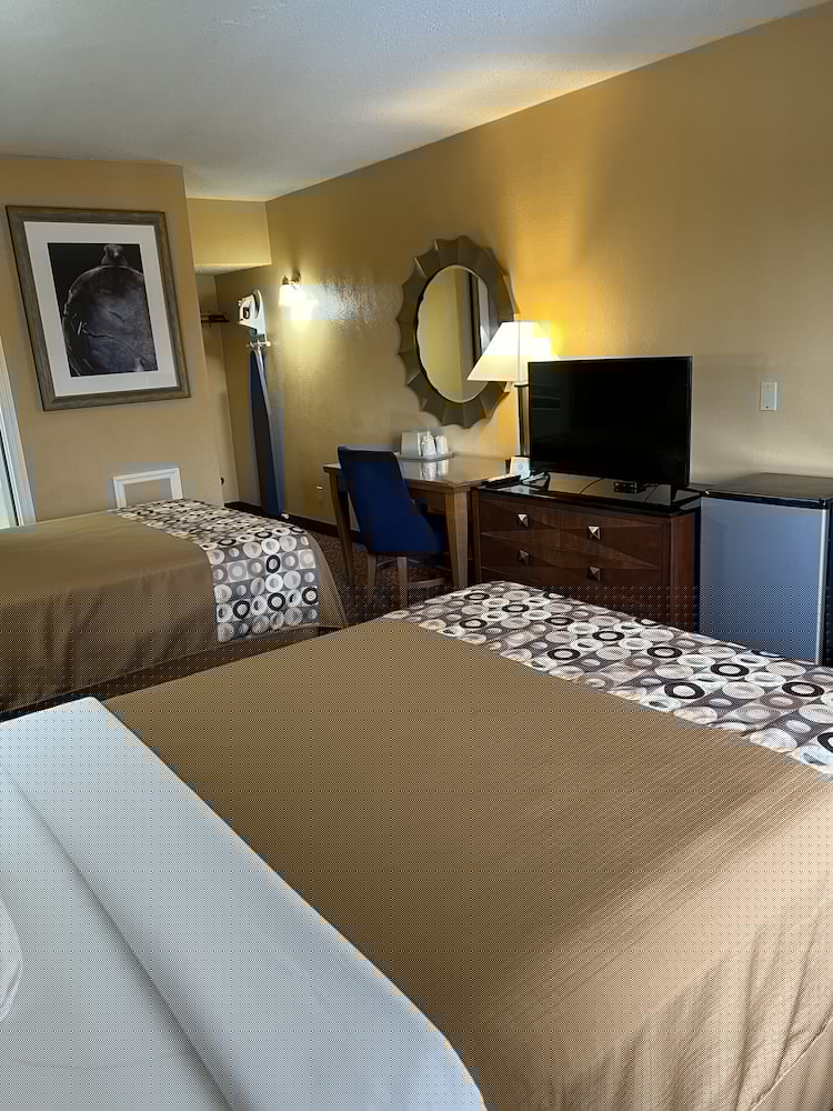 Executive Inn Schenectady 10/25