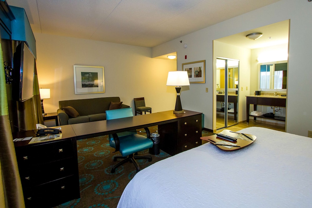 Hampton Inn Fayetteville 45/62