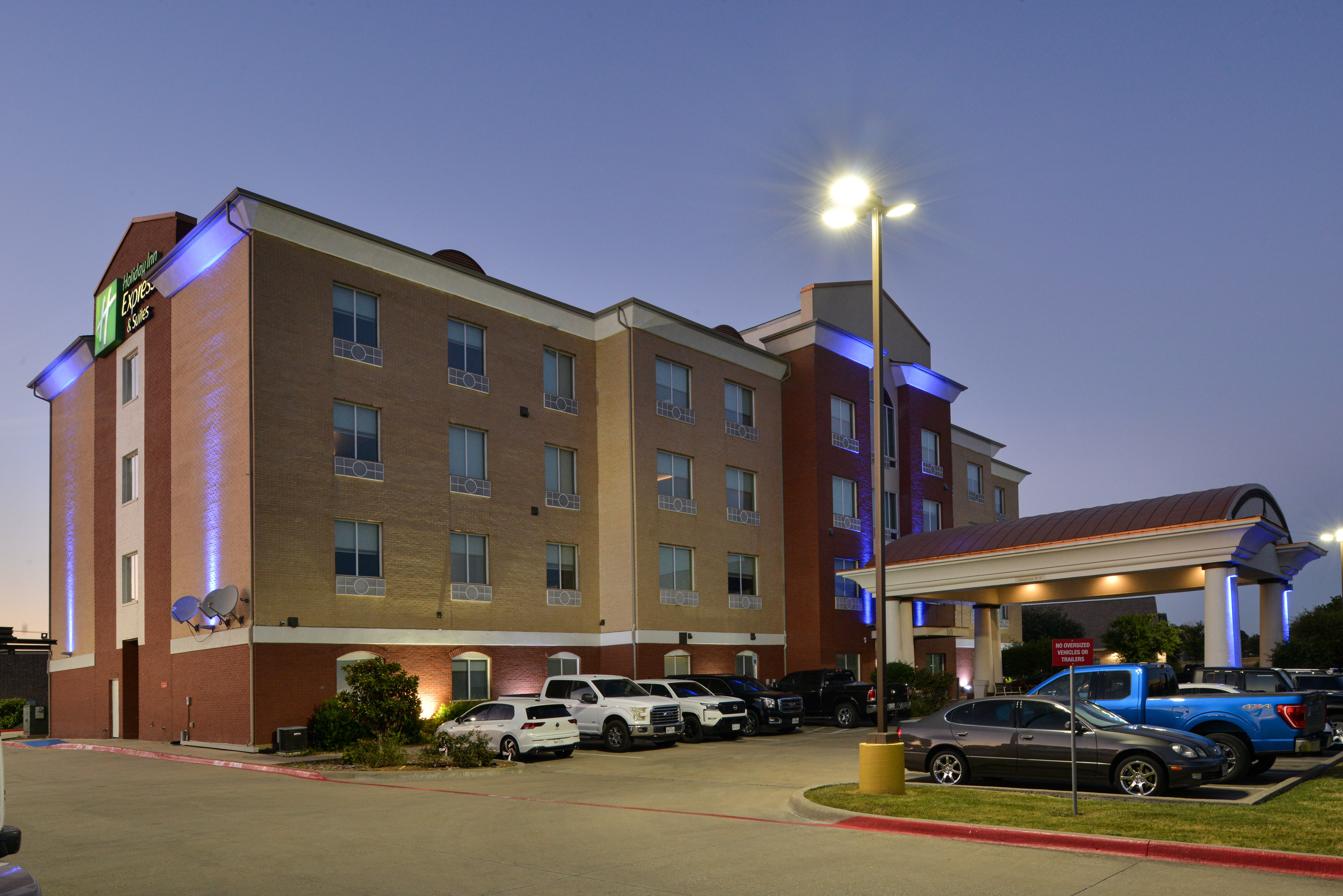 Holiday Inn Express & Suites Royse City - Rockwall, an IHG Hotel 65/70