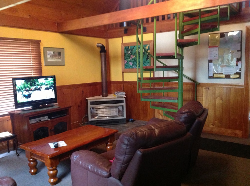AAA GRANARY ACCOMMODATION-THE LAST RESORT 30/63