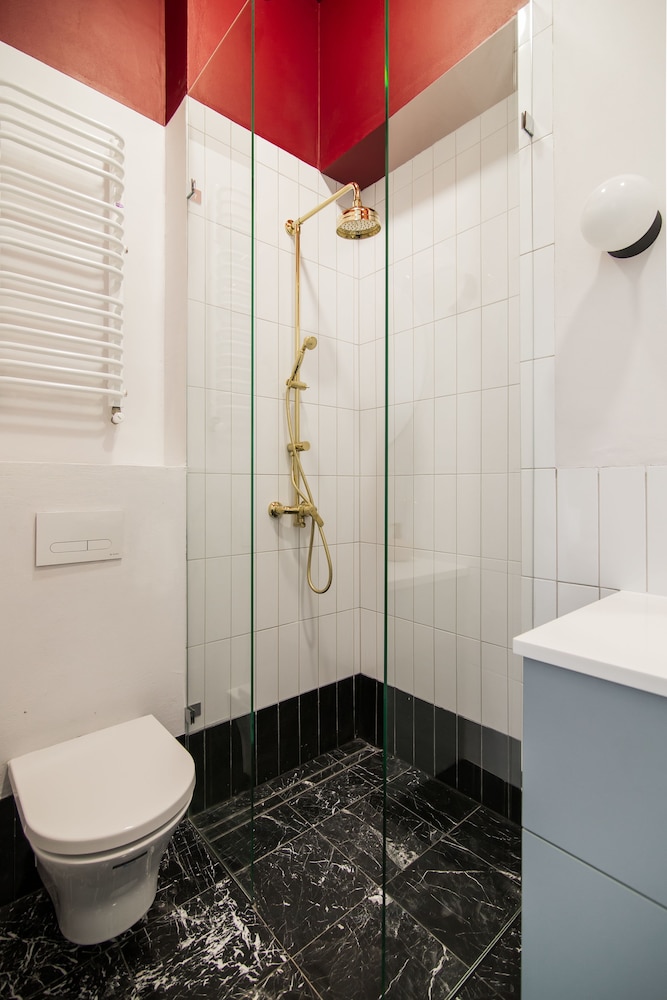 1 BEDROOM, FAMILY, APARTMENT, KING BED, SOFA