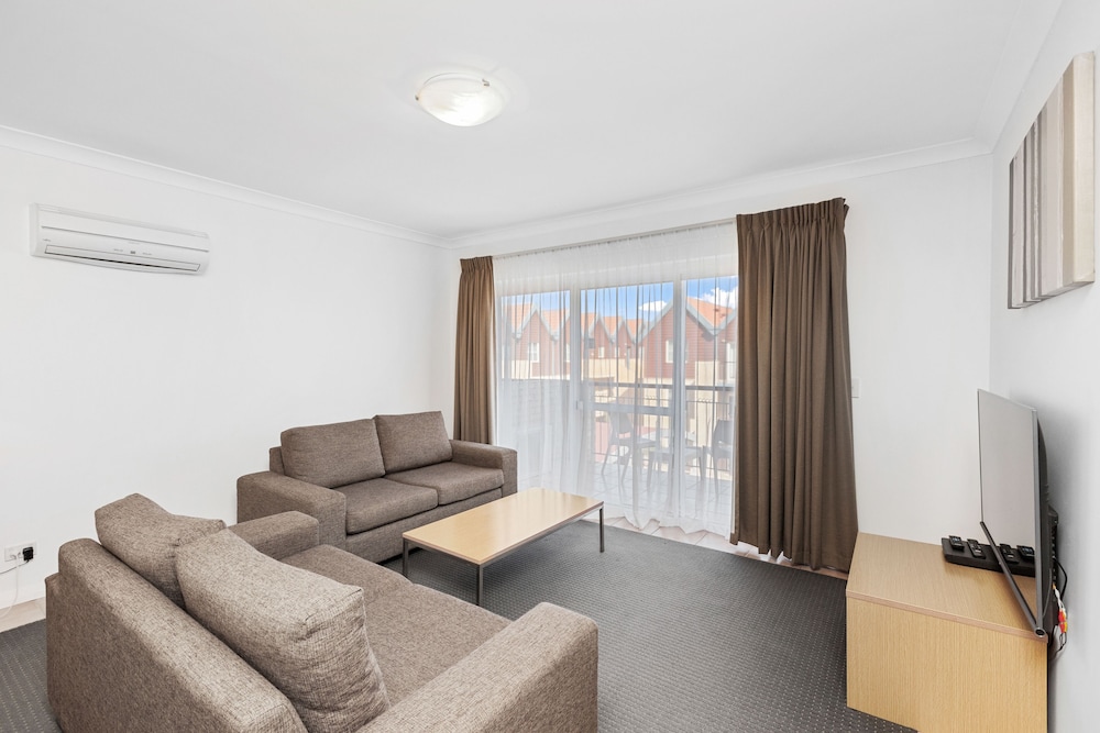 Nautica Residences Hillarys 20/50