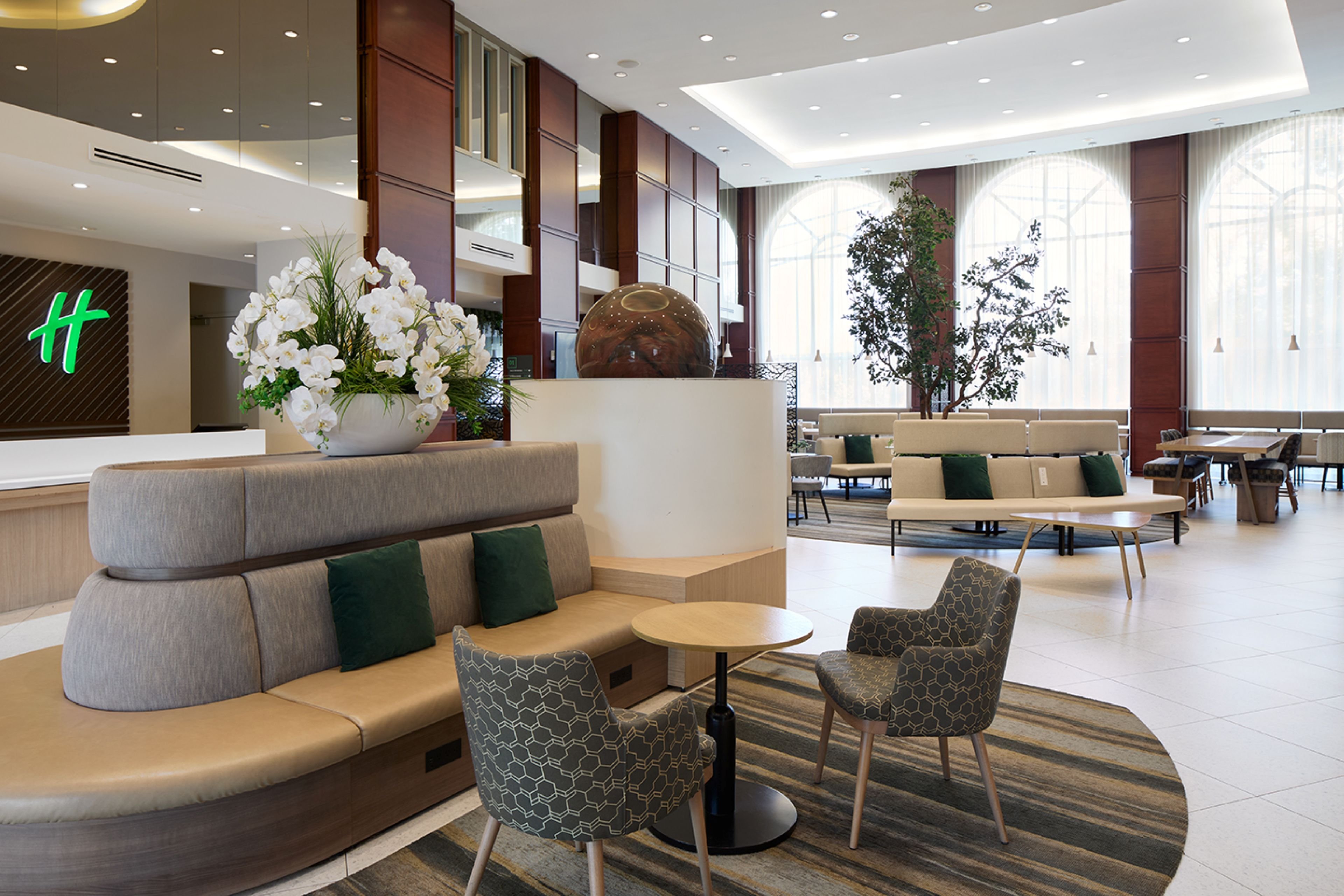Holiday Inn and Suites Montreal Airport 39/67