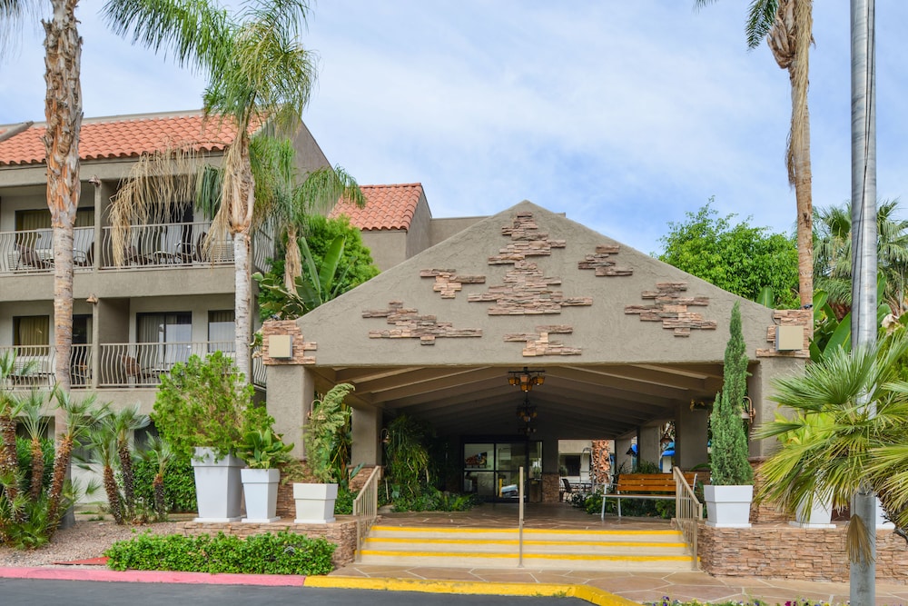 Holiday Inn Express Palm Desert 3/78