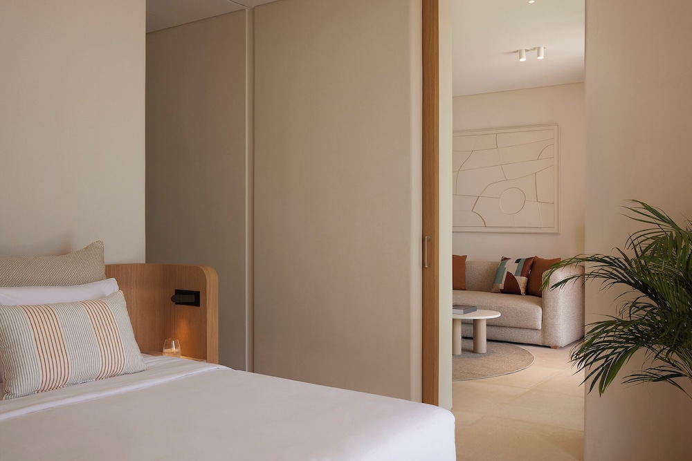 2 BEDROOMS, GRAND, COAST, SUITE, POOL AND SEA VIEW