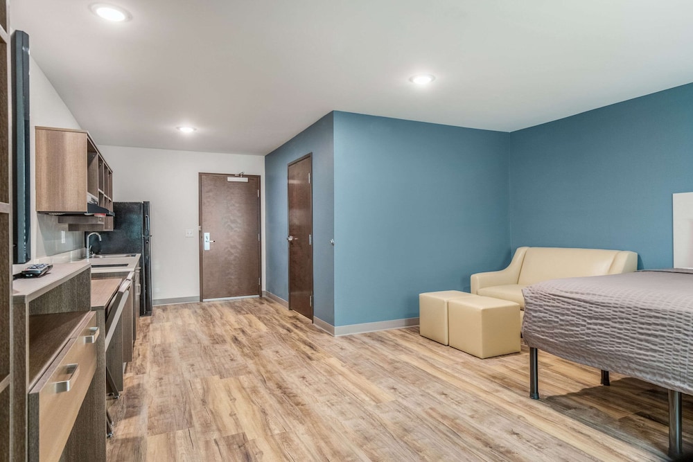 WoodSpring Suites Greenville Haywood Mall 21/33
