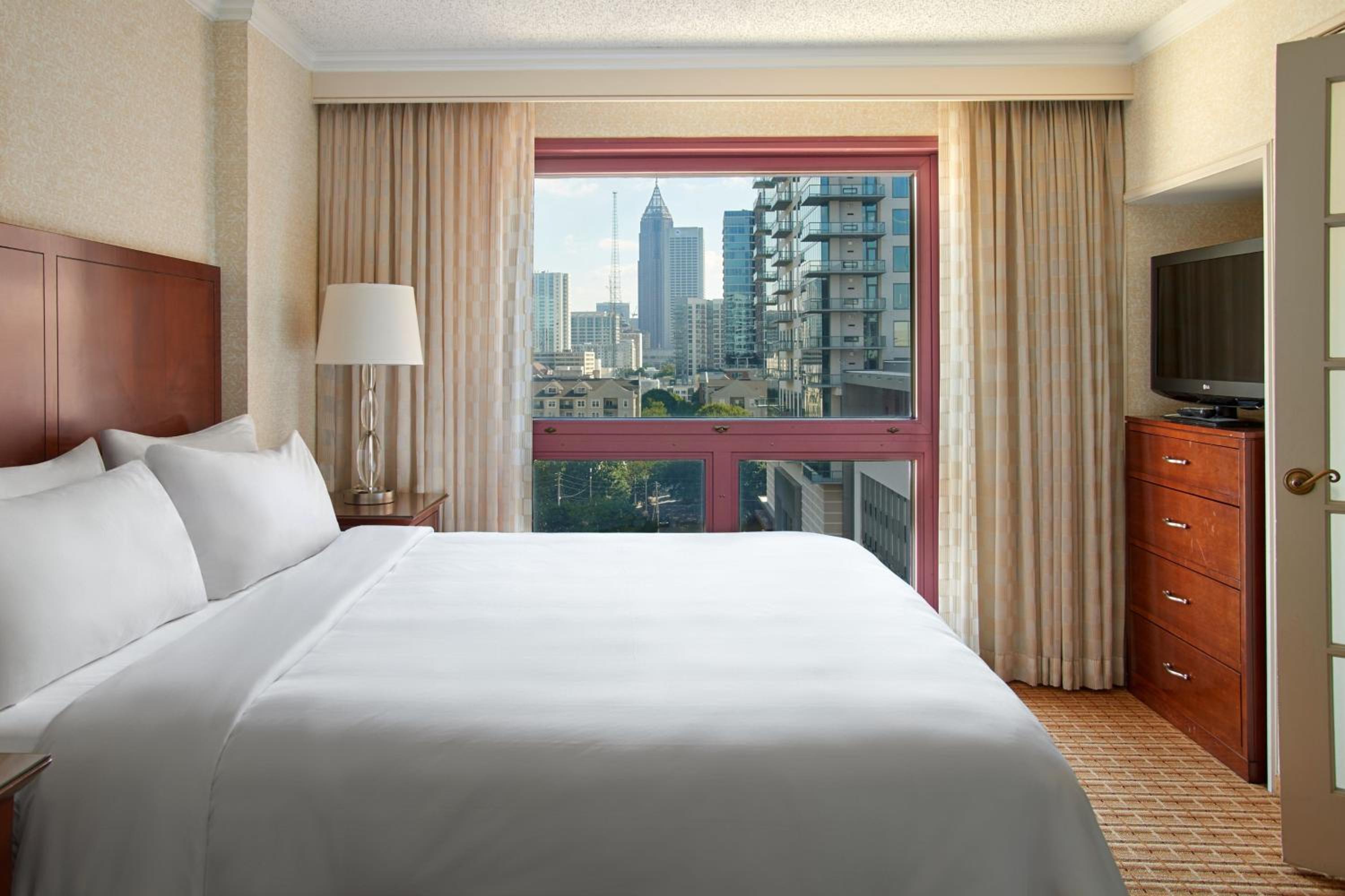 Room at Atlanta Marriott Suites Midtown, ATLANTA - GA