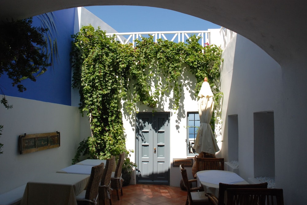 Heliotopos Hotel 63/69