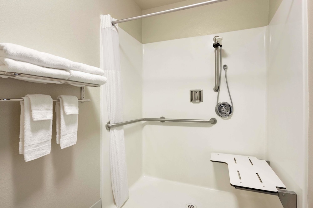 Travelodge by Wyndham Dunsmuir 5/29