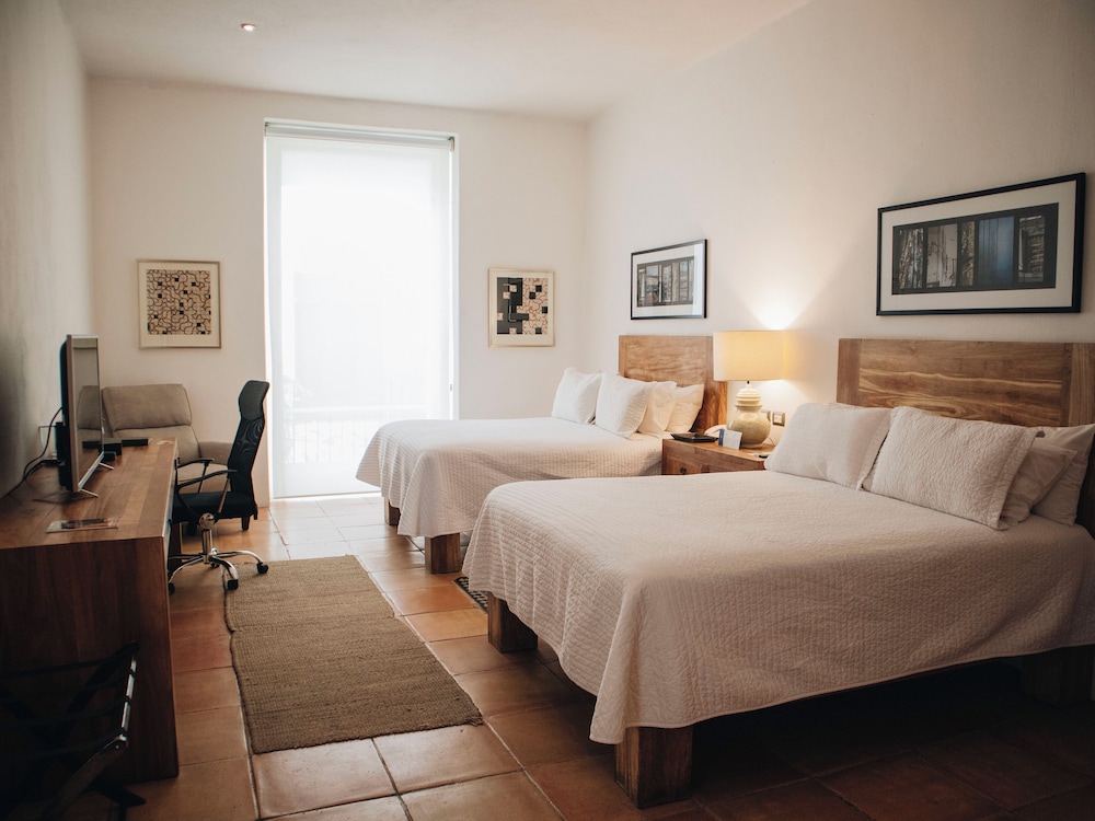 Hotel Boutique Casareyna 24/67