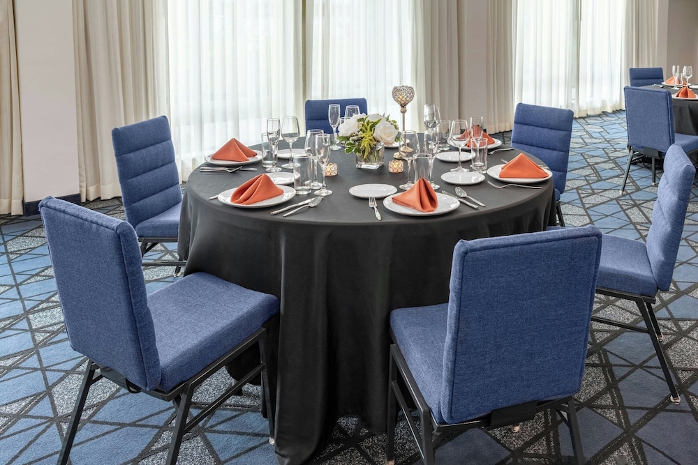 Courtyard By Marriott Sherman 29/45