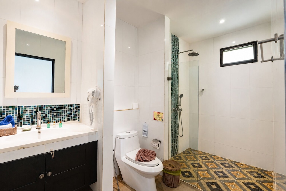 Phi Phi Long Beach Resort & Villa 45/50