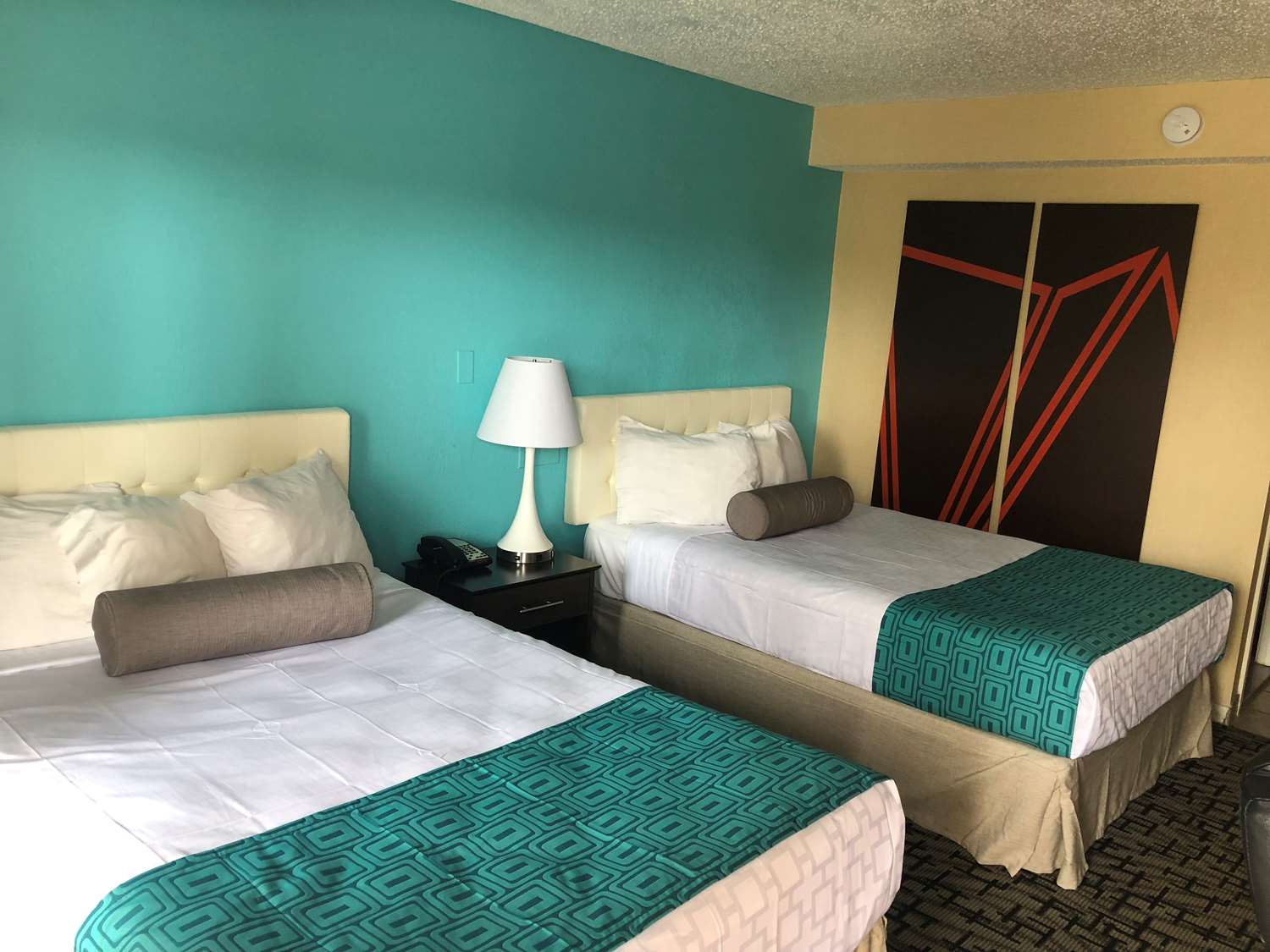 Howard Johnson by Wyndham Hartford South - Rocky Hill 12/31