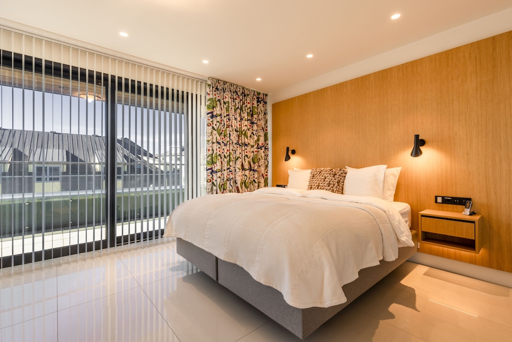 Black Pearl Luxury Apartments 16/67