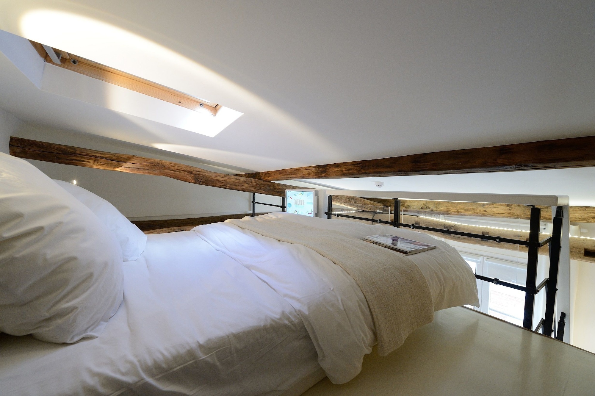 White, Economy, Family, Studio, Single Bed, Sofa