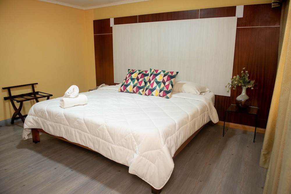 La Cresta Inn Hotel 4/34