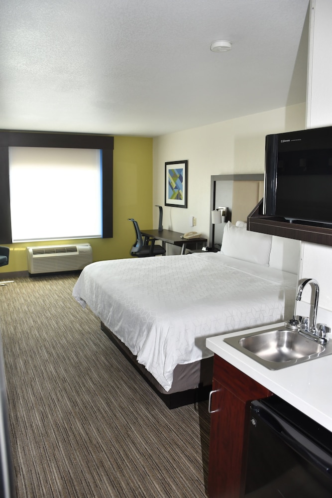 Holiday Inn Express Hotel And Suites Evanston 15/50