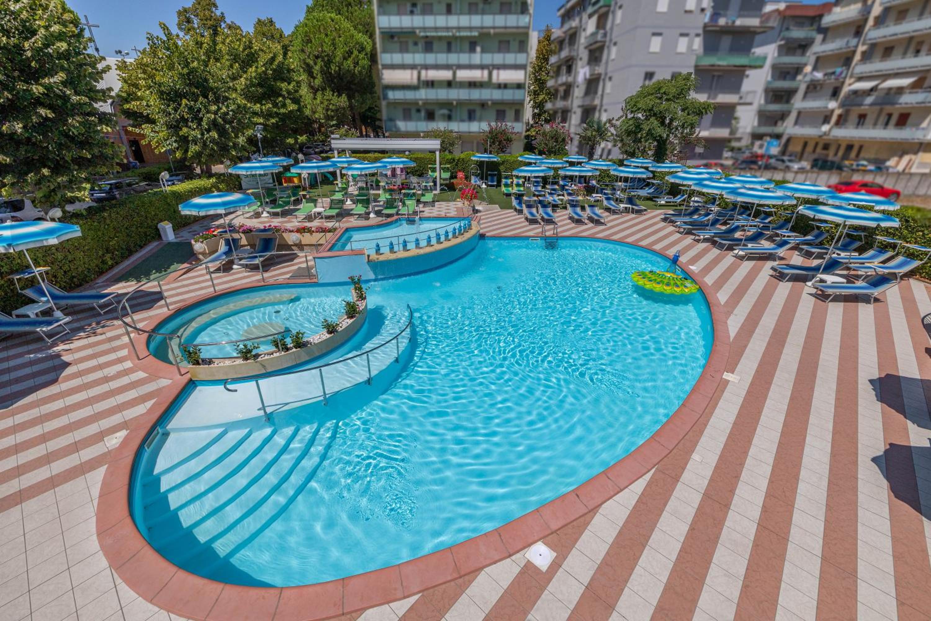 Smeraldo Hotel 40/50