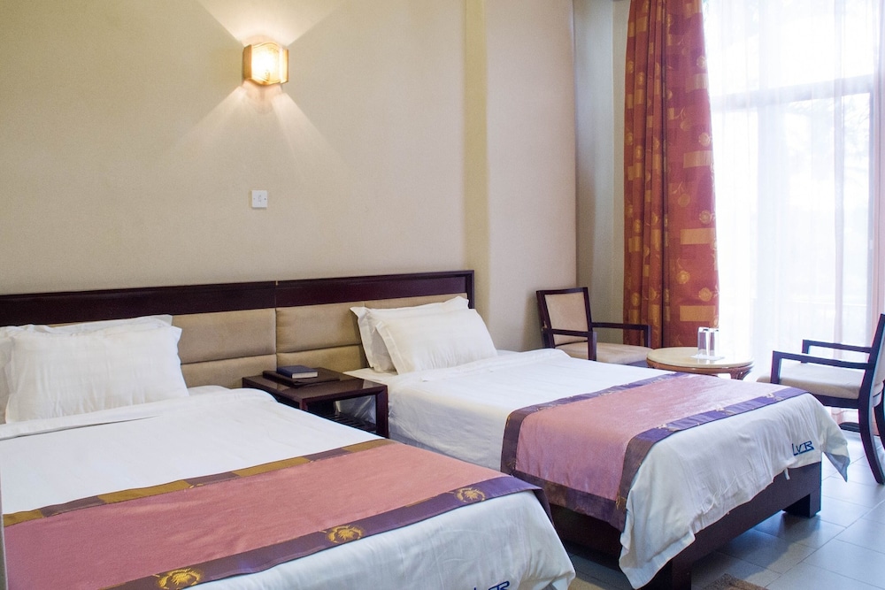 Lake View Resort Hotel 6/39