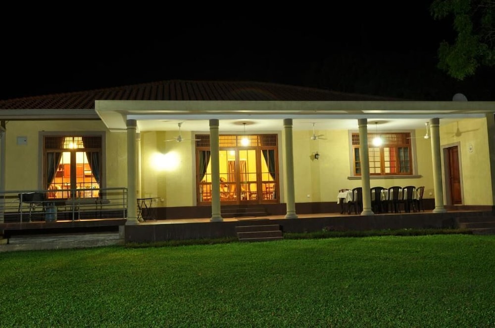 The Lake View Bungalow Yala photo1