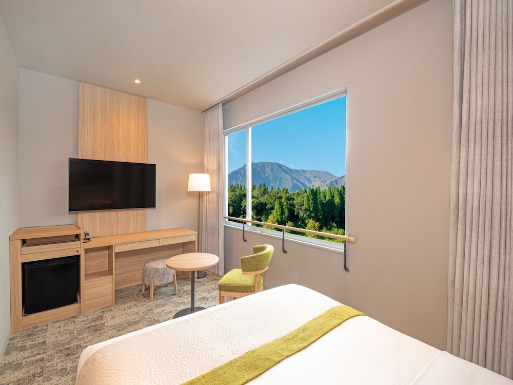 ROOM, QUEEN BED, PRIVATE BATHROOM