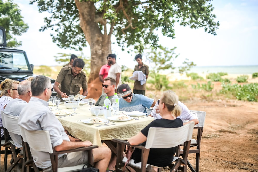 Yala Safari Camping 24/50