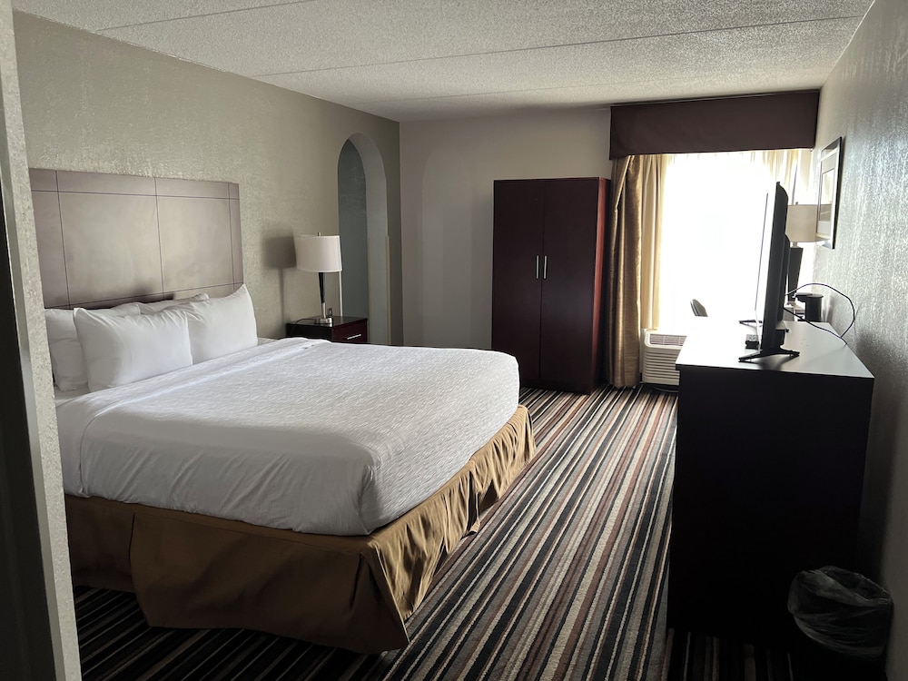 Wyndham Garden Charlotte Executive Park 6/23