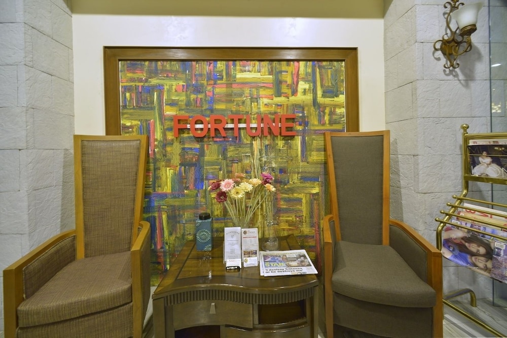 Paragon Hotel And Suites 13/50