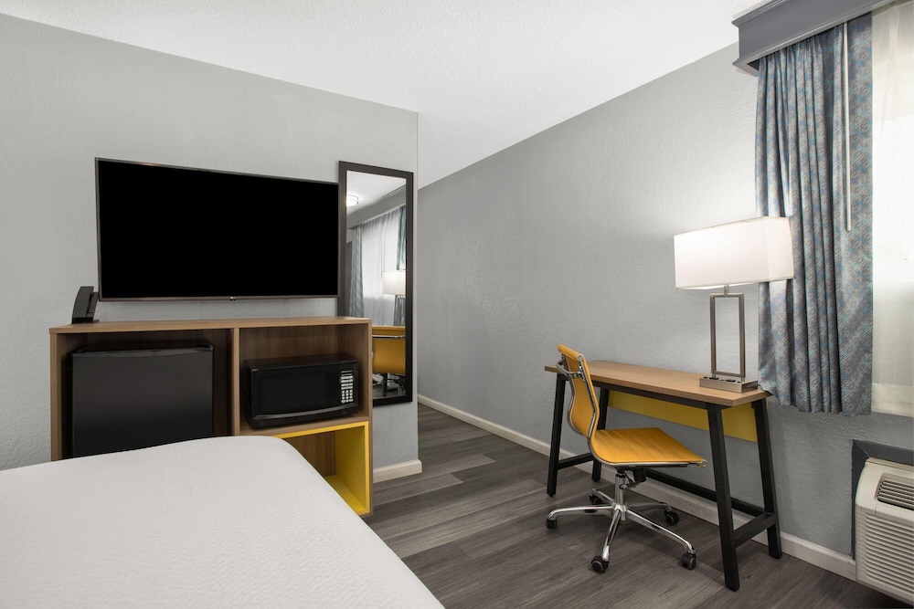 Days Inn By Wyndham Gatesville 36/41